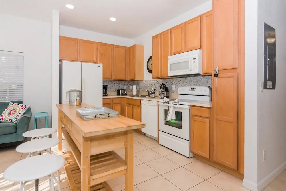 Trendy Townhome at Coral Cay CC2316