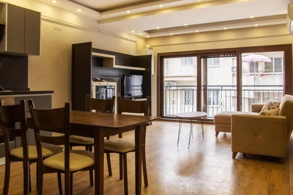 Cozy and Central Apartment near Shore and Trendy Attractions in Karsiyaka, Izmir