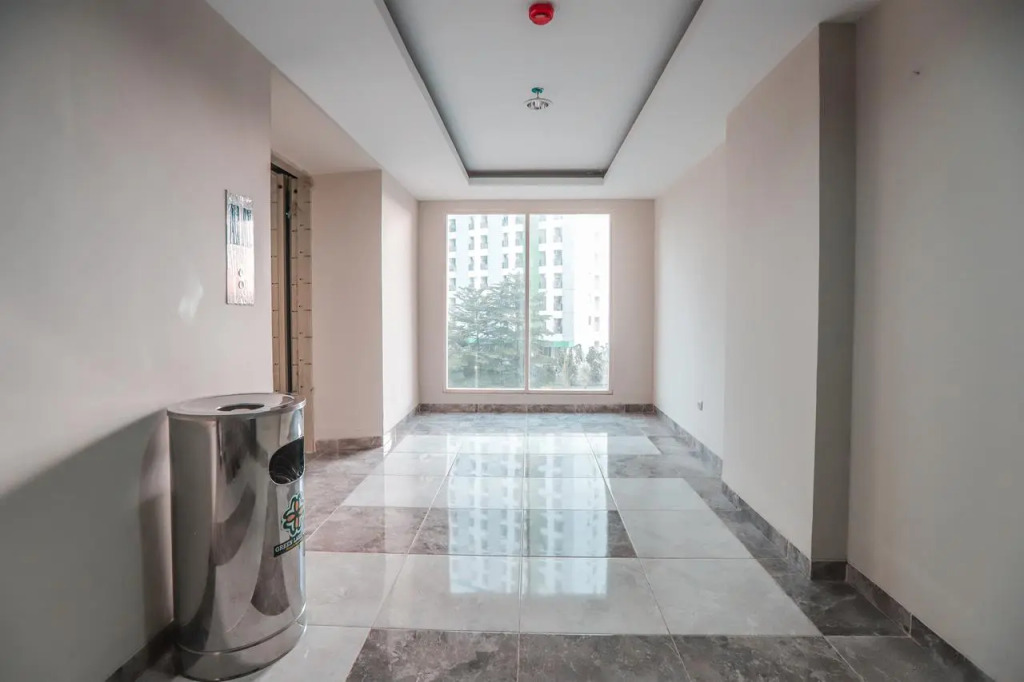 Hotel O Ciputat Near Apartment Green Lake View Ciputat