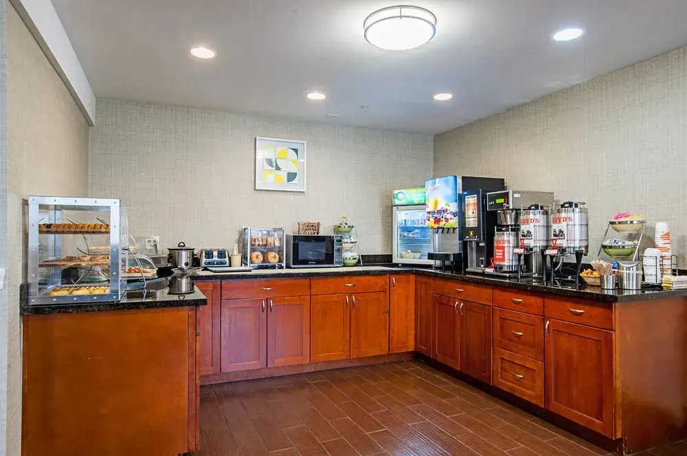 Quality Inn & Suites Pacific Seattle
