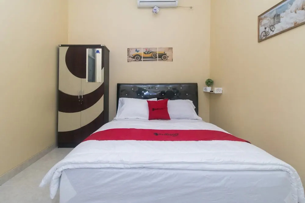 Rumah Kost Cahaya by RedDoorz