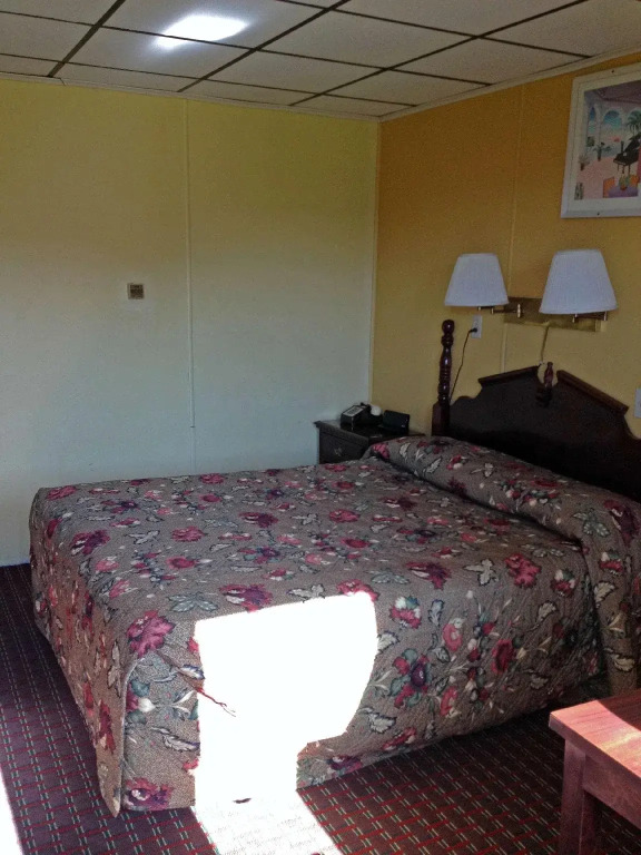 Country Hearth Inn & Suites By OYO Sturgis