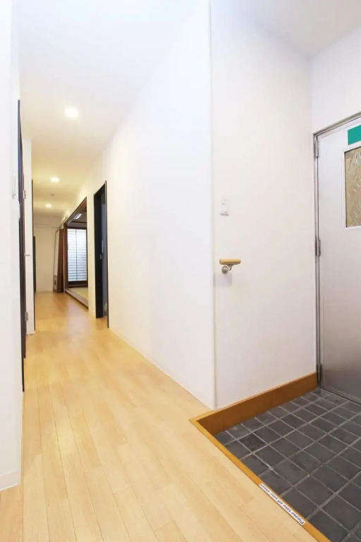 bHOTEL246 Large 2BR Apt 10PPL near Peace Park 301