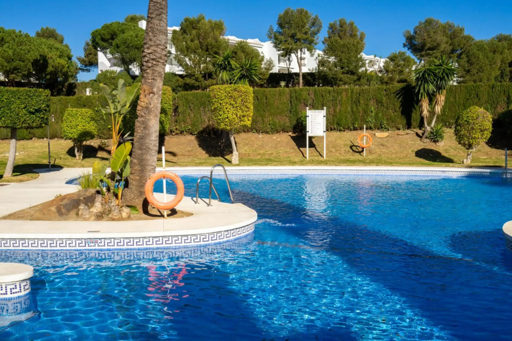 2BR Garden Apartment Albamar