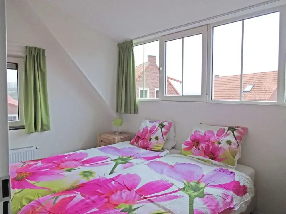 House in Netherlands for 8 With Modern Comfort