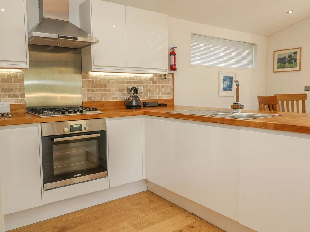 2 Miller's Island, Looe