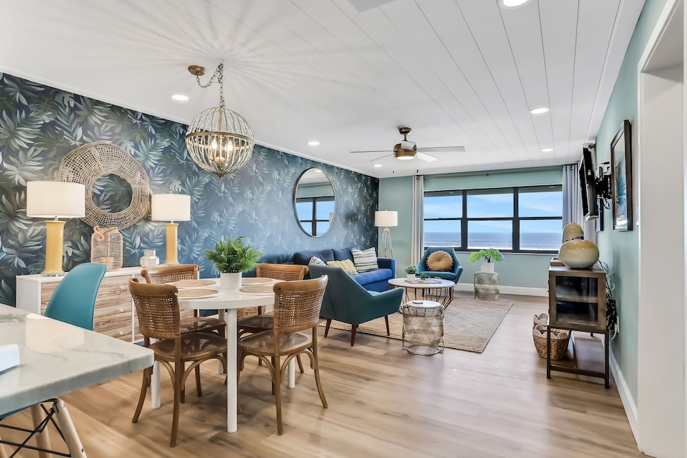 Castle Reef 302 - Sea La Vie