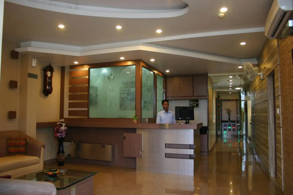 Hotel Taran by OYO