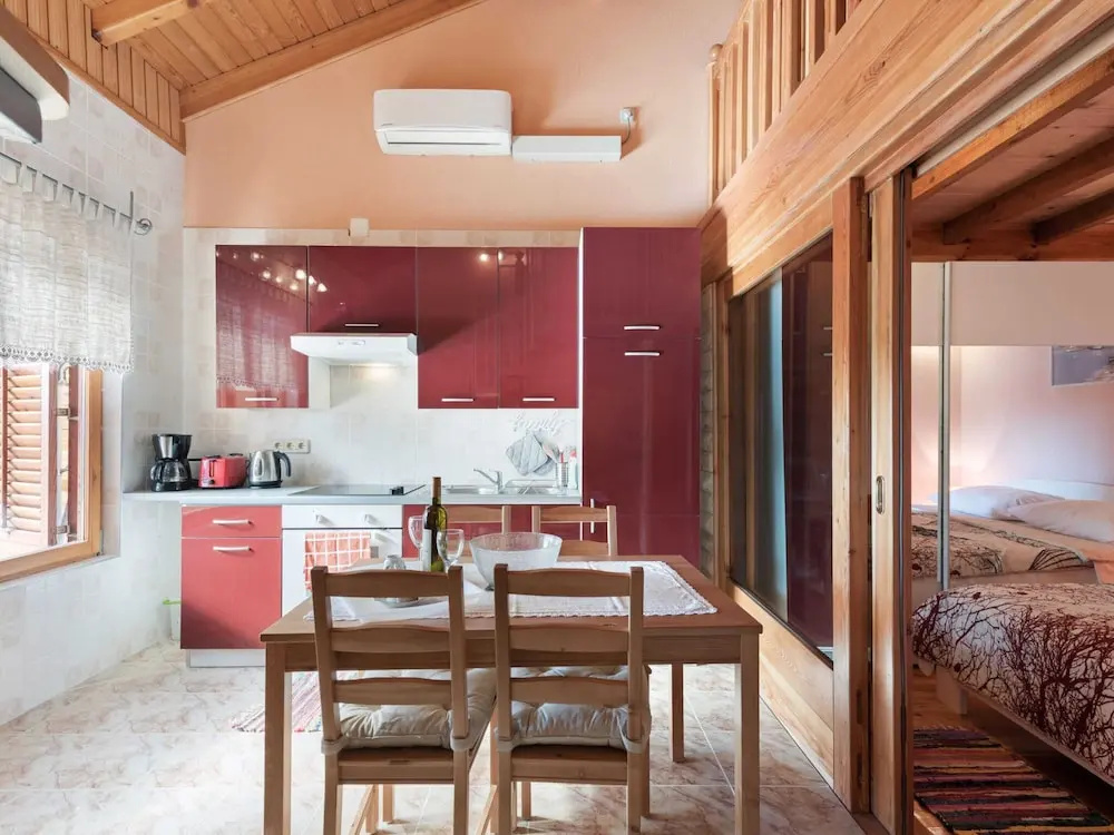 Pleasant Holiday Home in Polača with Swimming Pool
