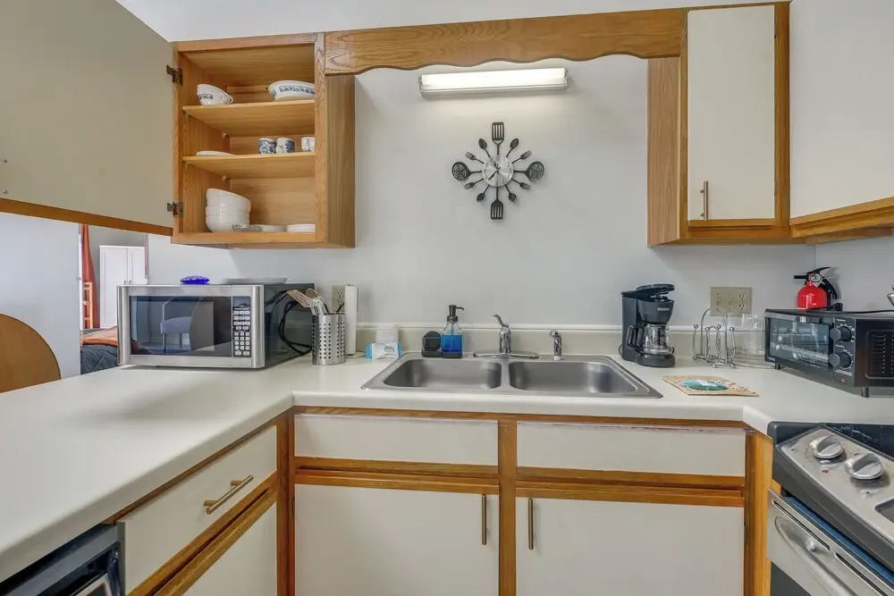 Baytree Golf Colony Studio ~ 5 Mi to Beach!