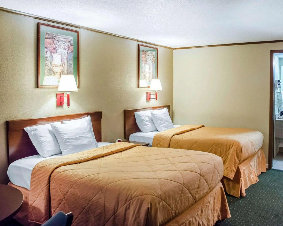 Отель Rodeway Inn Carlisle North