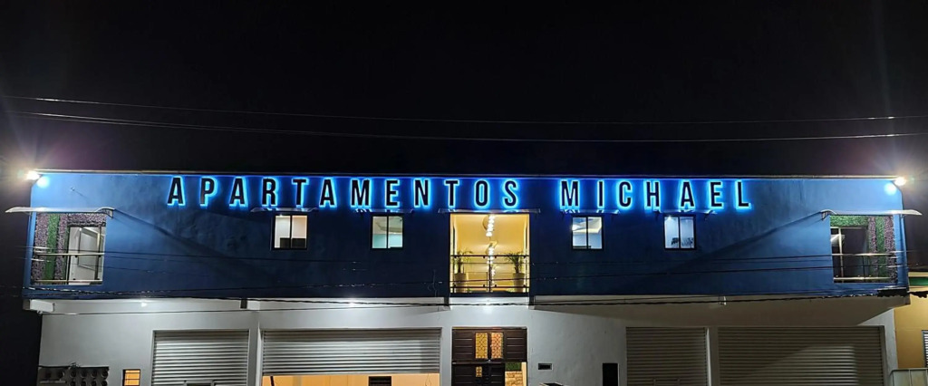 APARTAMENTOS MICHAEL