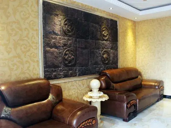 Xiaohonglou Hotel, Luohe
