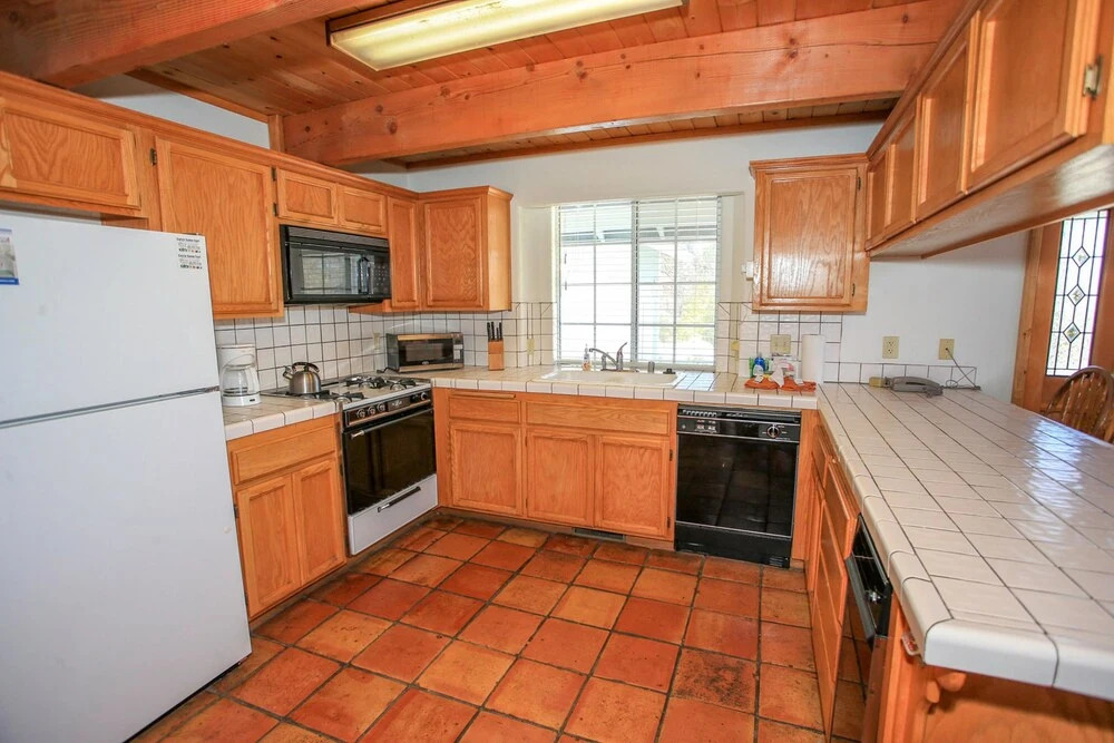 Crescenta Heights by Big Bear Cool Cabins