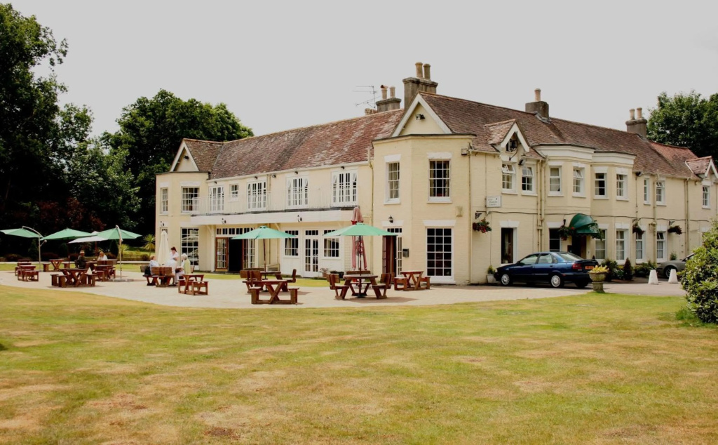 Tyrrells Ford Hotel