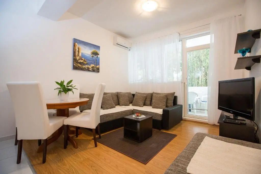 Apartmani Nika Marangun