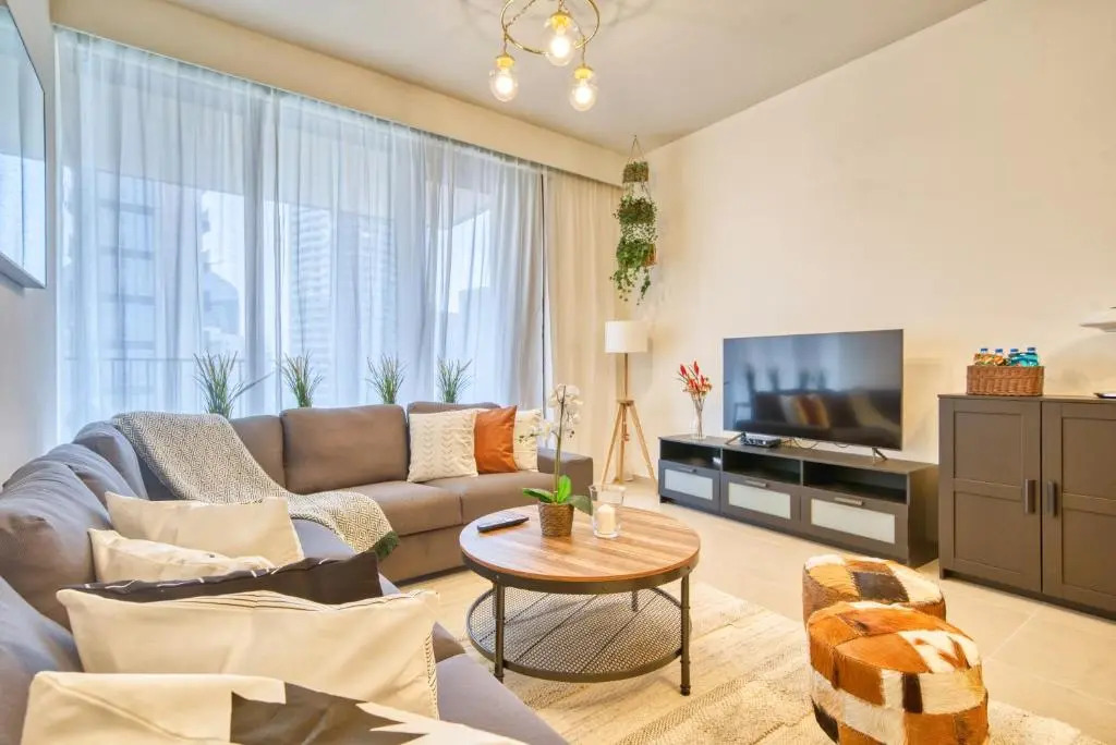 Incredible Views From This Classy Apt With Terrace