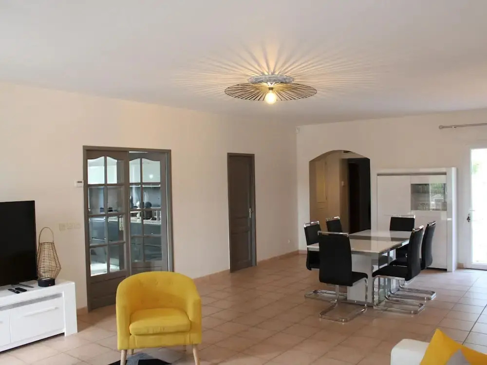 Luxe Villa With Pool in Lorgues