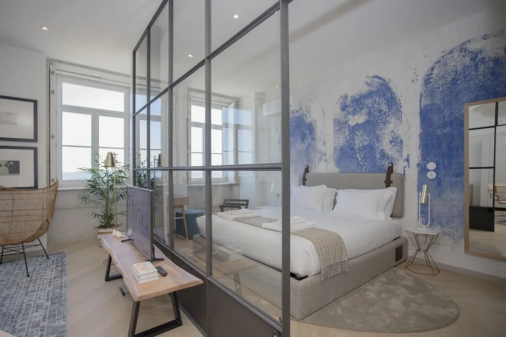 Liiiving -Luxury Beachfront Apartment II