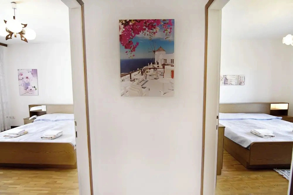 Spacious Flat With Terrace in Umag