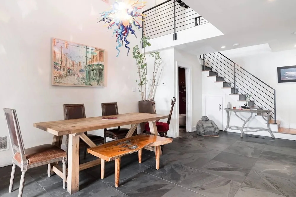 Million-dollar Celebrity Mansion in Old City