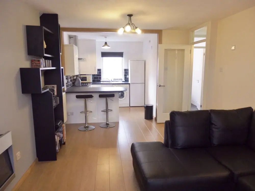 40 Salisbury Court Apartment