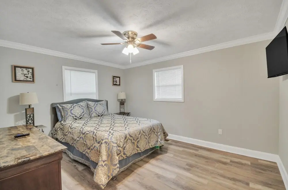 Charming Southern Retreat Near Historic Downtown 4 Bedroom Home