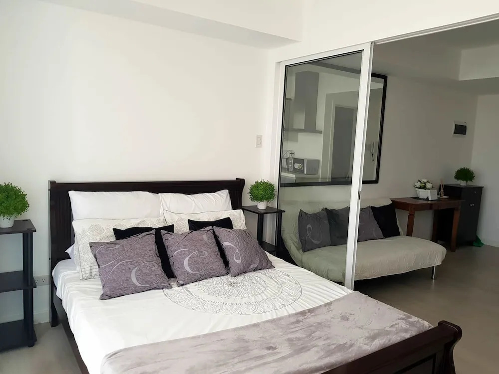 Urban Resort luxury Staycation at Azure Residences Rio Tower