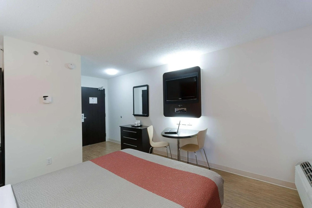 Motel 6-Brandon, MB