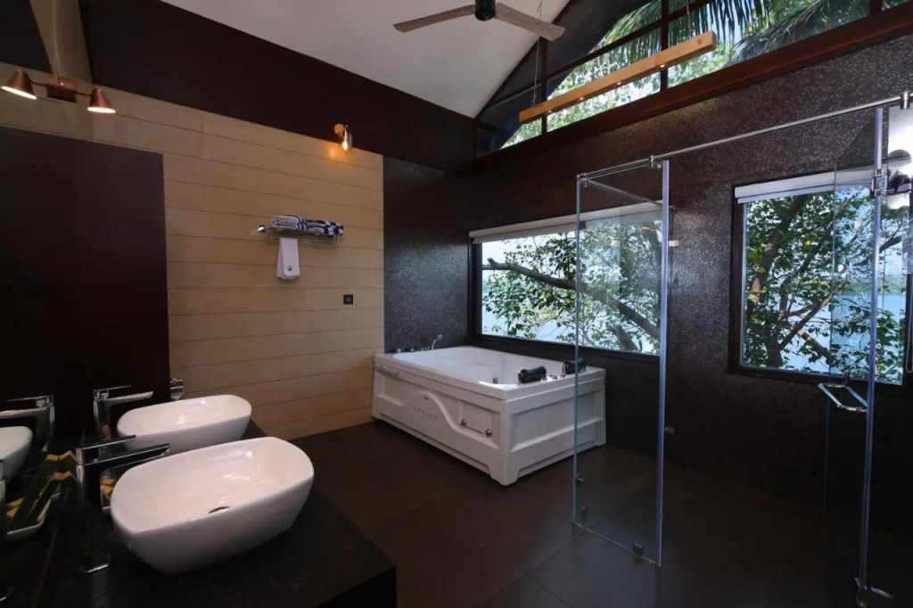 Maliekal Heritance Cherai Beach Cochin
