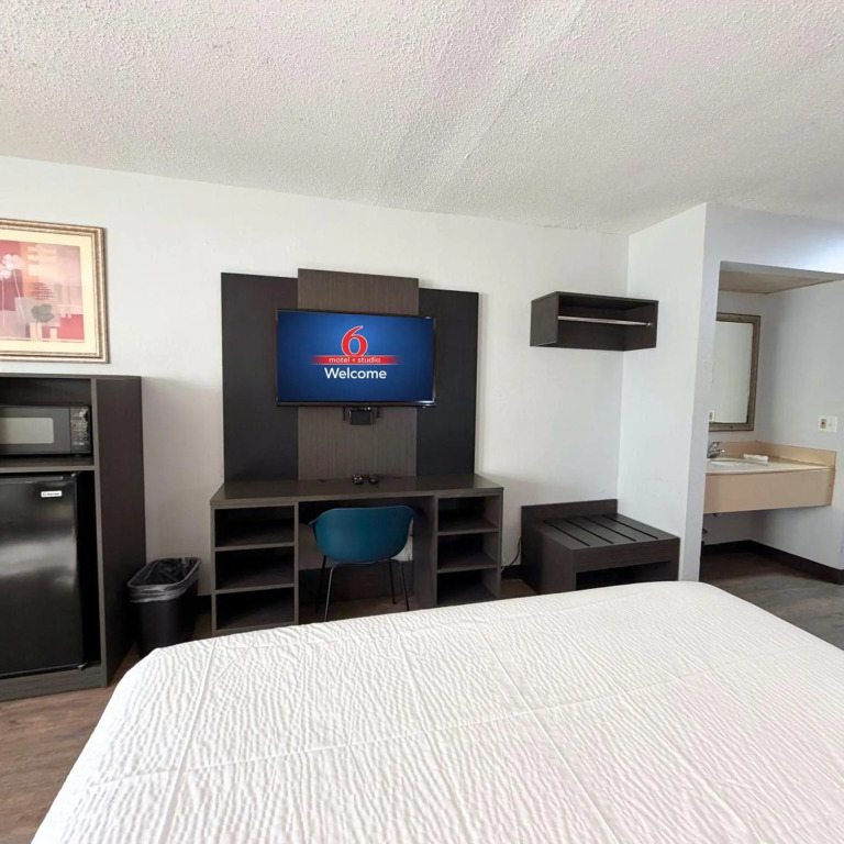 Motel 6 Elkhart, IN