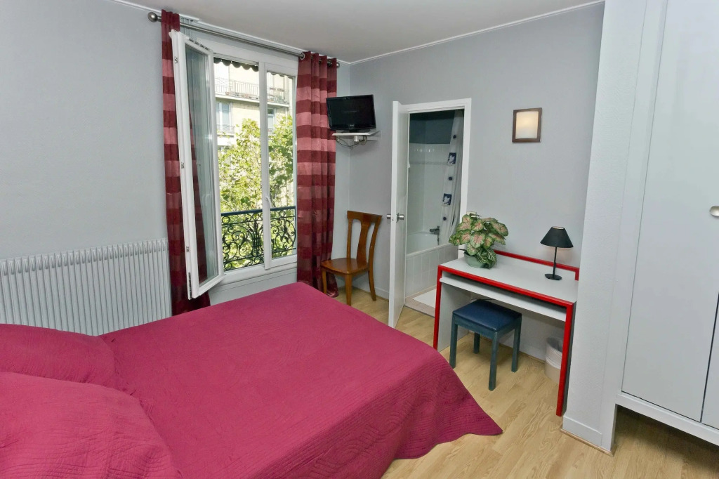 Hipotel Belgrand Edith Piaf