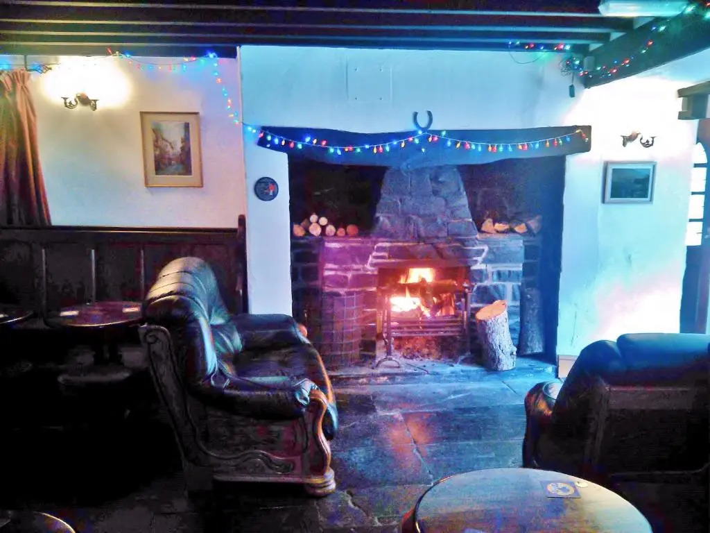 Pen-Y-Bont Hotel