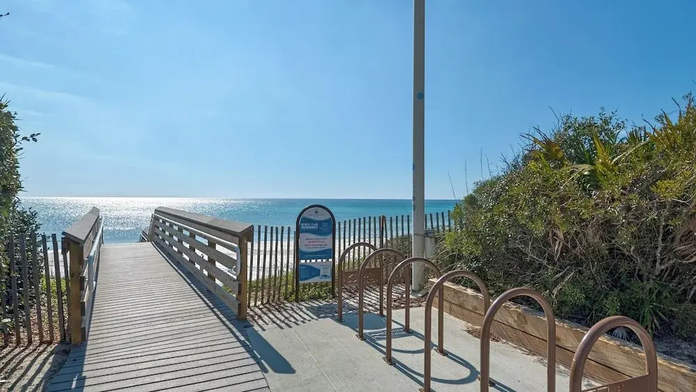 Stunning Luxury Beach Home: Gulf Views, Large Private Pool, Free Beach Setup!