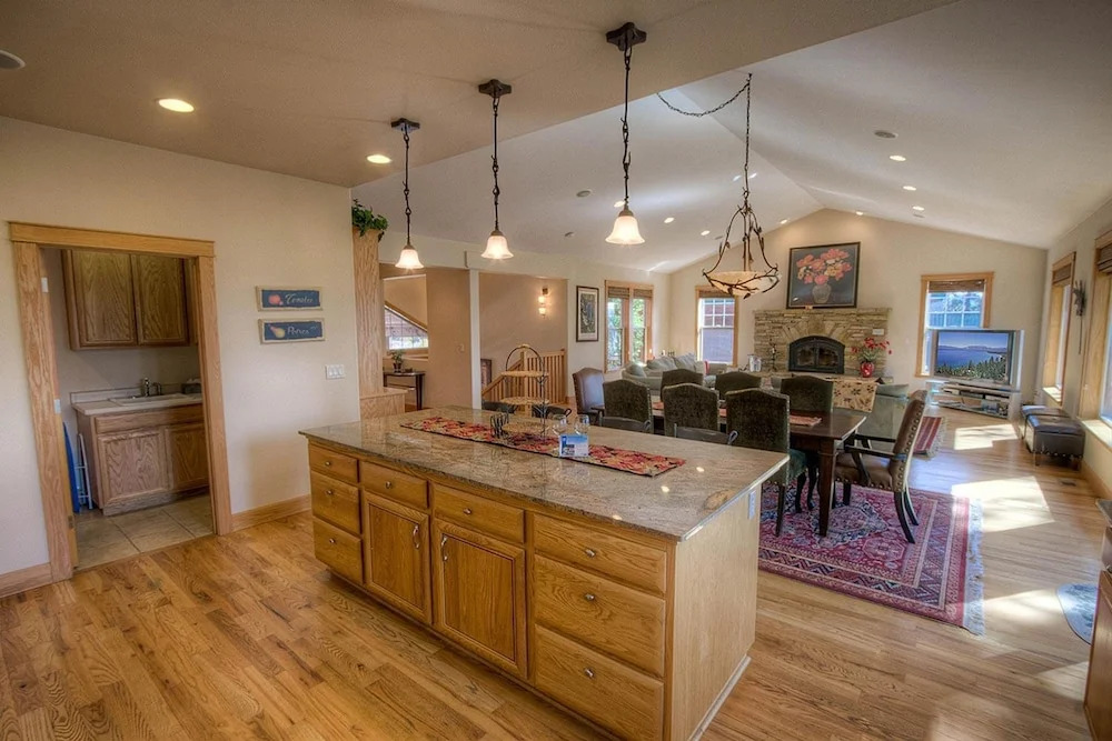 Timber View Lodge by Lake Tahoe Accommodations
