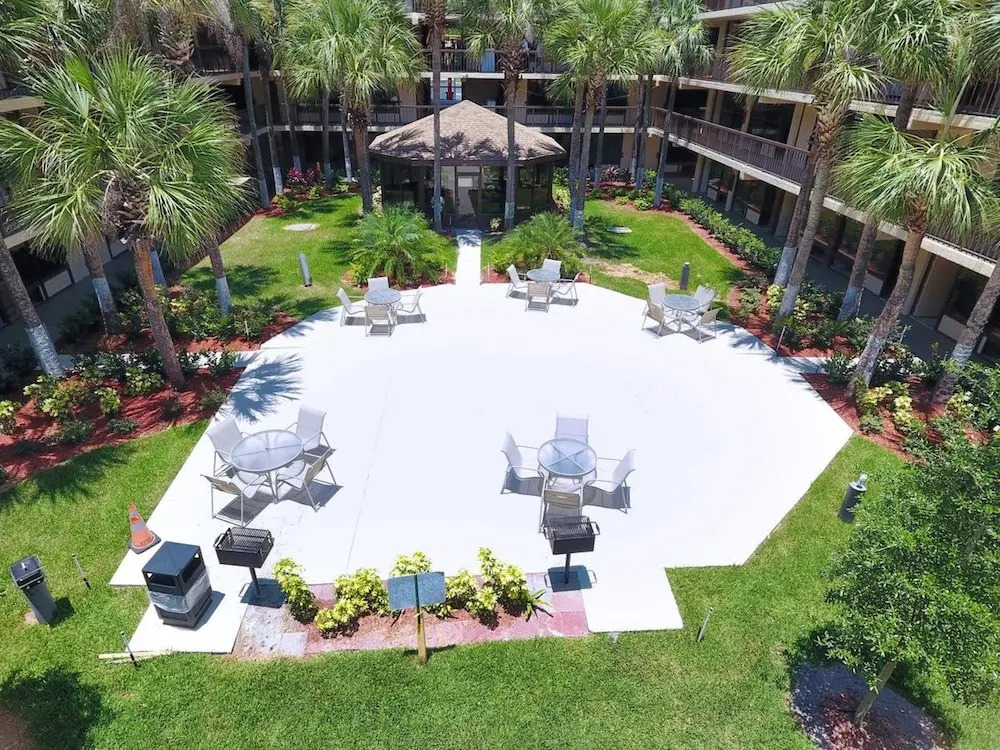 Banyan Hotel & MicroSuites