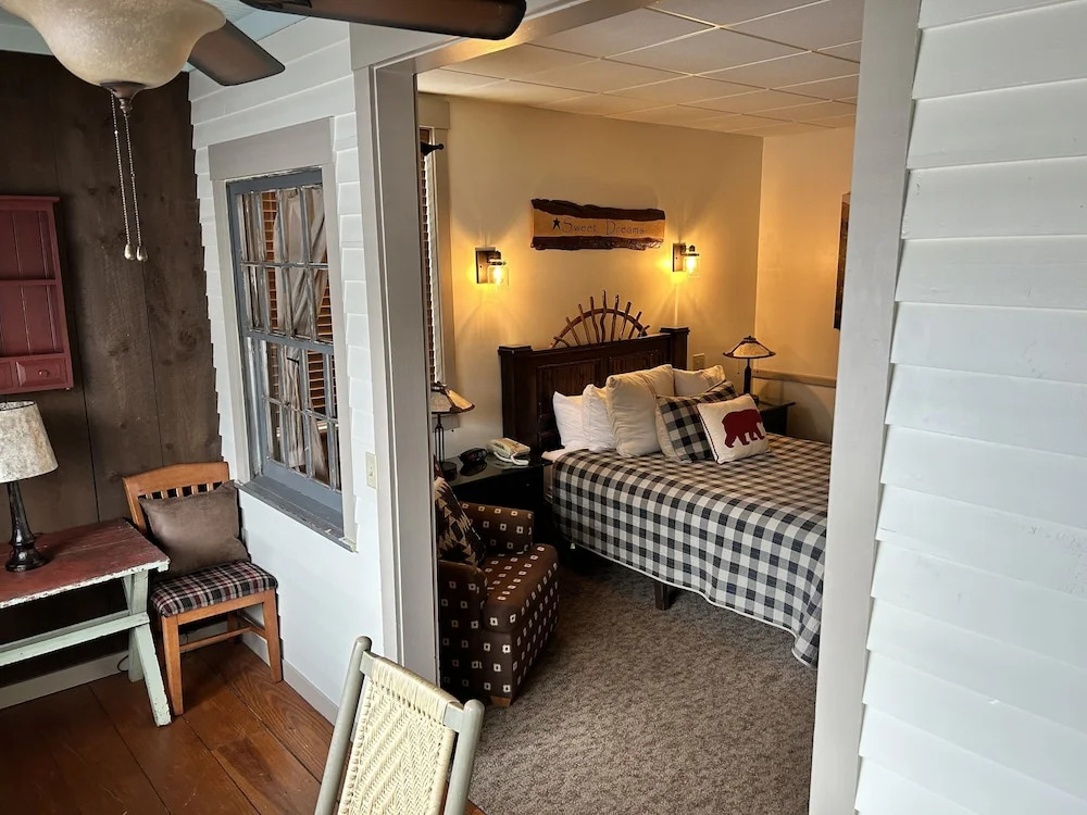 The Common Man Inn & Lodge, Plymouth