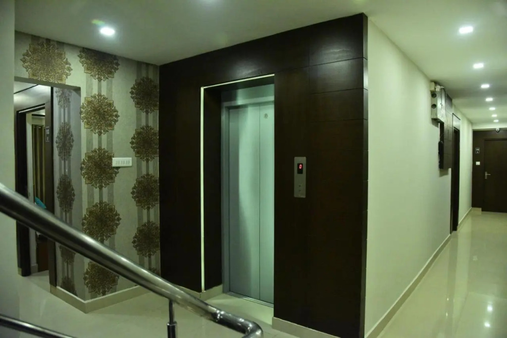 Zaith Residency Near US Consulate and Apollo Hospitals