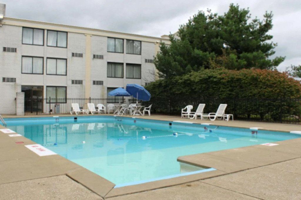 Royal Inn & Suites