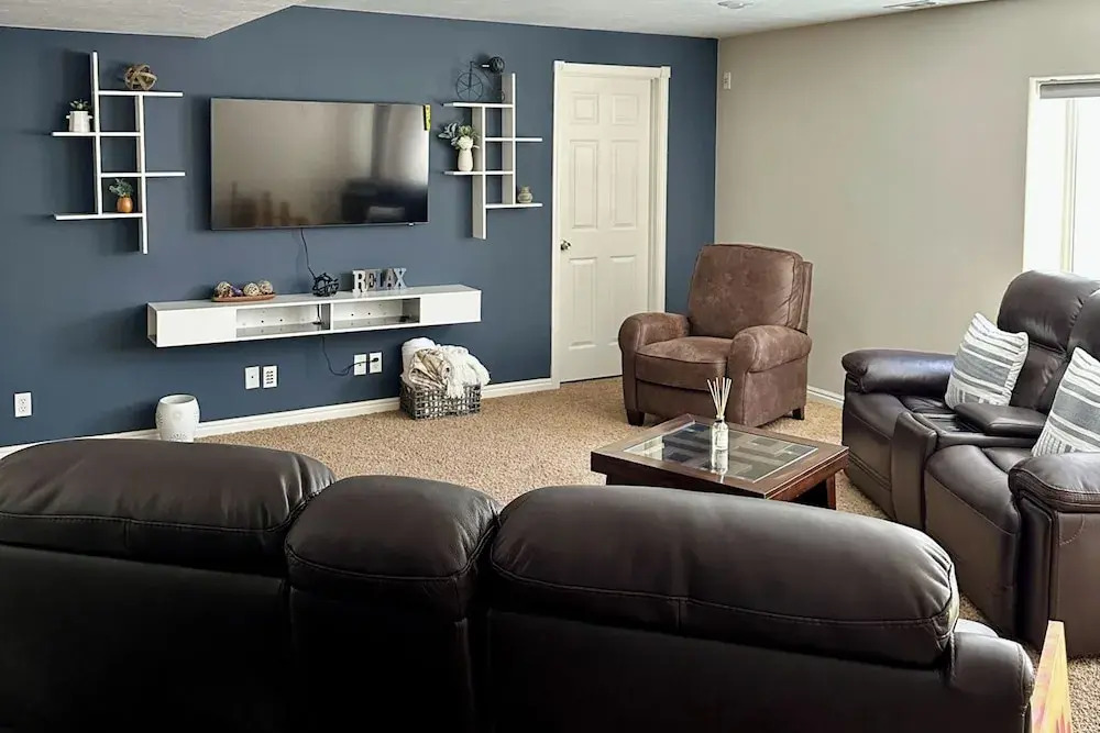 4BR Mtn View Home w/ Grill, Patio, Wood Stove
