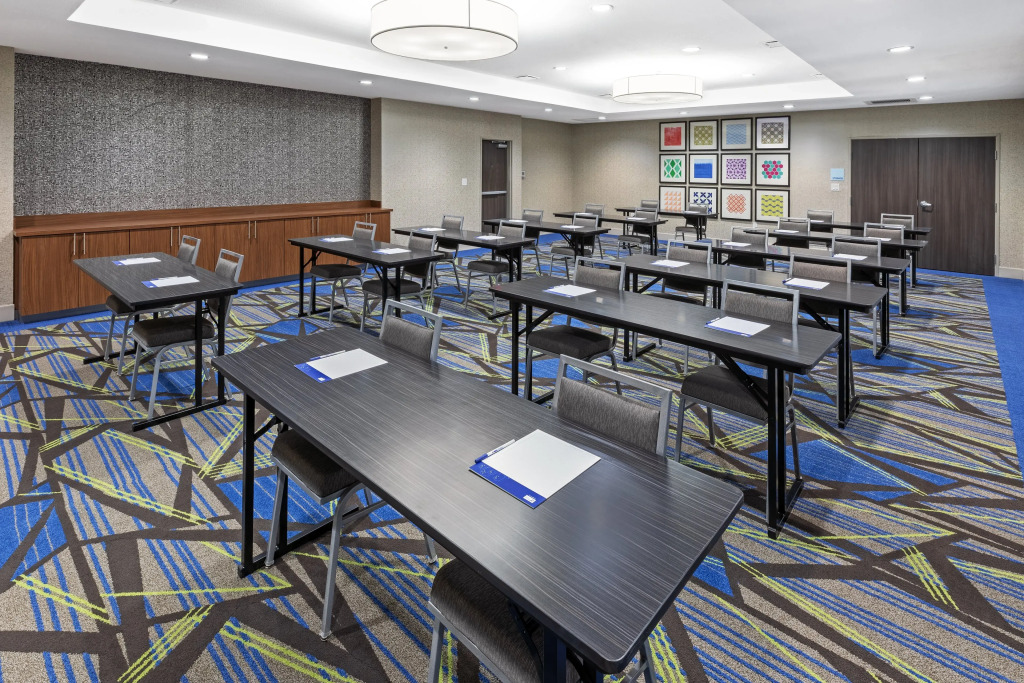 Holiday Inn Express & Suites Denton - Sanger by IHG