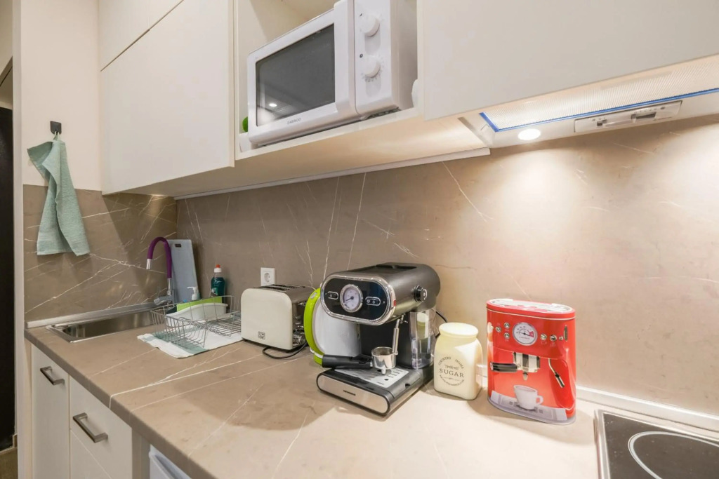 Exceptional Refurnished Studio TOP Location
