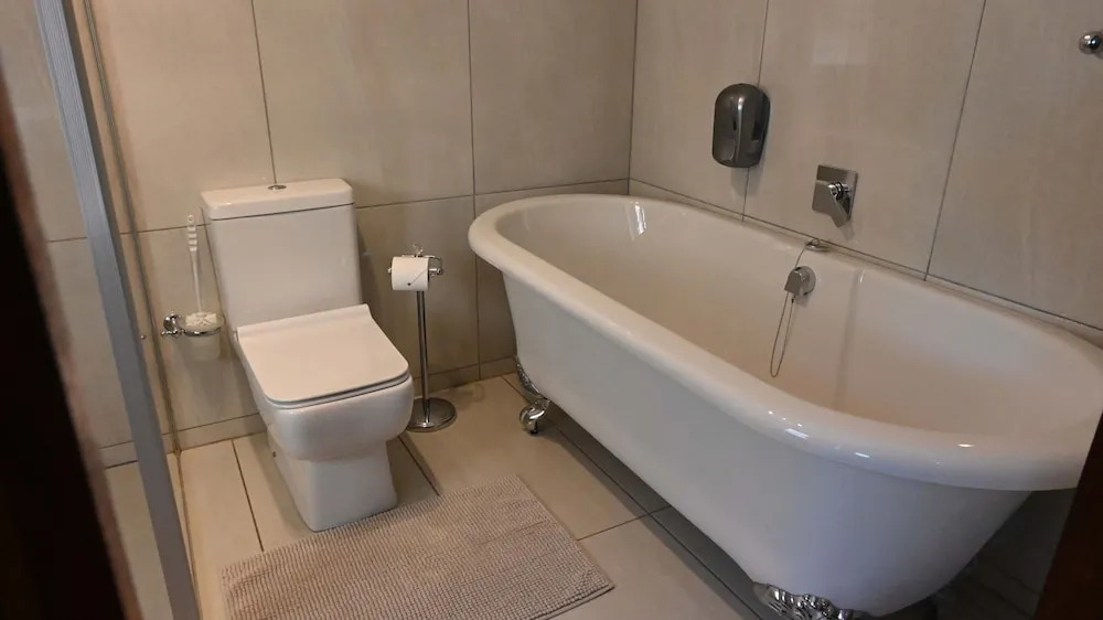 Lamor Guest House