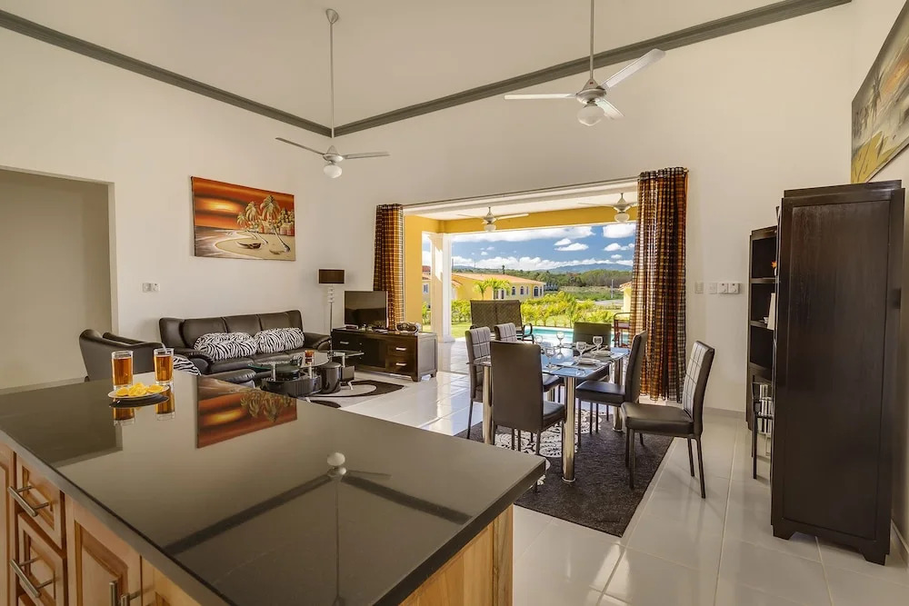 Apt Jasmine Ocean Village
