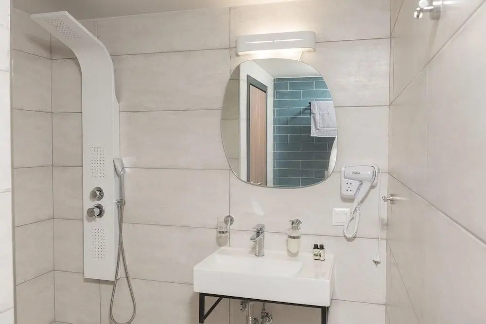 Elizabeth Queen Luxury Rooms