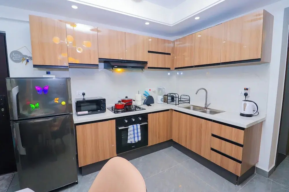 Erica Suites- Riverside
