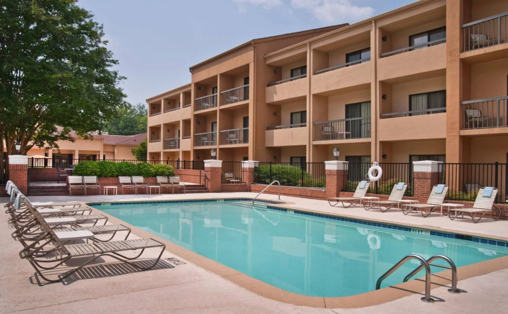Courtyard Charlotte SouthPark