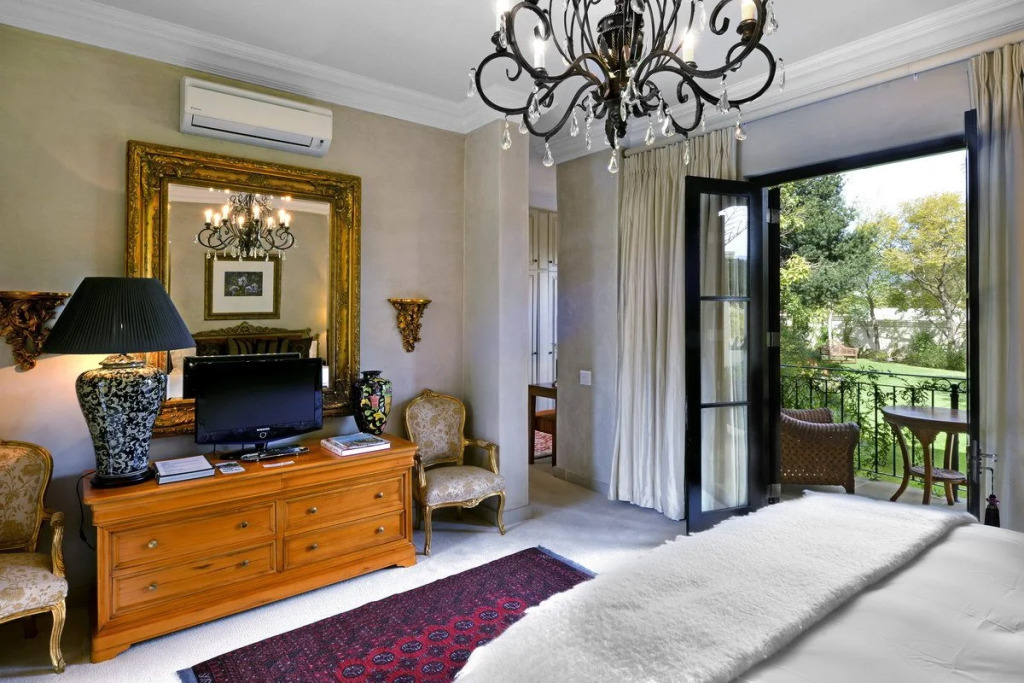 21 Roux Street Guesthouse