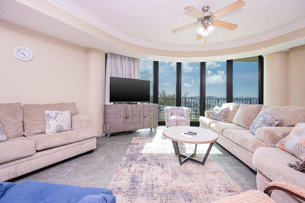 Phoenix On The Bay 1303 3 Bedroom Condo