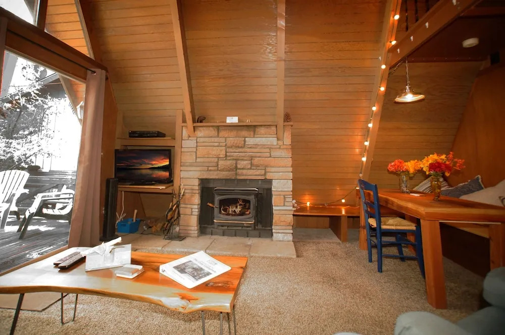 The Cozy Cubbyhole